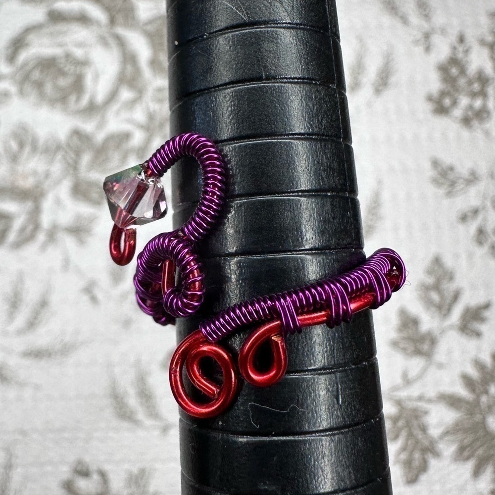 Adjustable wire wrap ring red and purple  Handmade - Picture 8 of 9